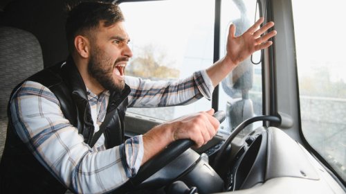 Truck drivers say these are your most annoying driving habits