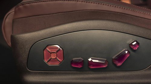Denza convierte su Z9GT en joyería sobre ruedas gracias a Chopard