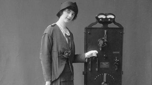 These early 1900s EV charging stations look strangely modern