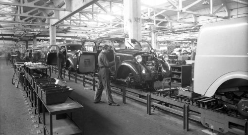 El abuelo del Fiat 500 cumple 90 años, el verdadero pionero del coche pequeño, urbano y asequible nació en los años 30