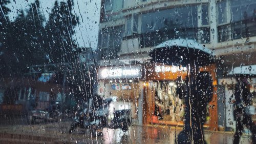 10 benefits of driving in the rain & 10 dangerous hazards to watch out for