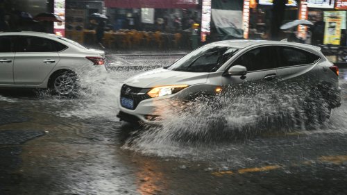 10 benefits of driving in the rain & 10 dangerous hazards to watch out for