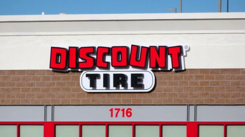 What is Discount Tire's return policy?