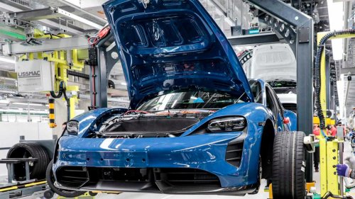 Porsche, Porsche Taycan, Porsche para la producción del Taycan y lanza una señal preocupante sobre los eléctricos de lujo