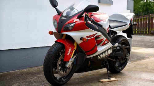 The Yamaha R7 Homologation Bike Collectors Quietly Hunt Now