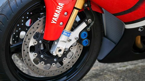 The Yamaha R7 Homologation Bike Collectors Quietly Hunt Now