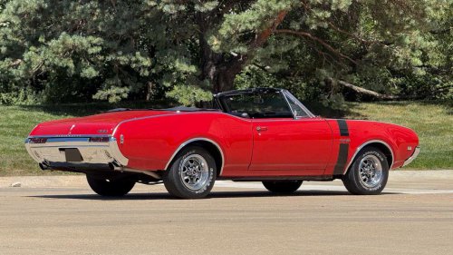 6 1960s convertibles collectors are quietly stockpiling