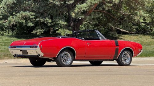 6 1960s convertibles collectors are quietly stockpiling
