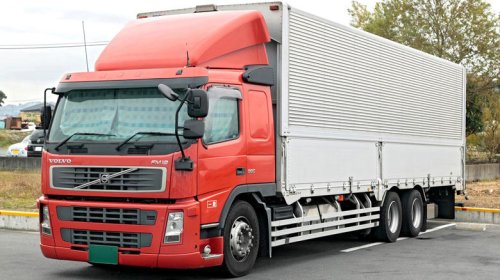What kinds of transmissions do semi-trucks use?