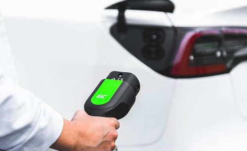 Carrefour ya carga el coche eléctrico en España: cuánto cuesta y qué ofrece frente a otras cadenas