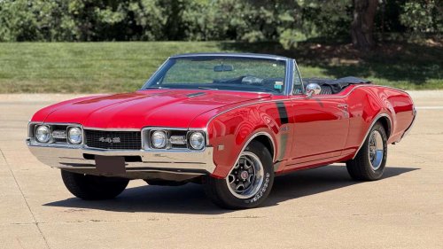 6 1960s convertibles collectors are quietly stockpiling