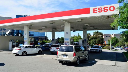 This AWD hybrid car delivers surprisingly good MPG