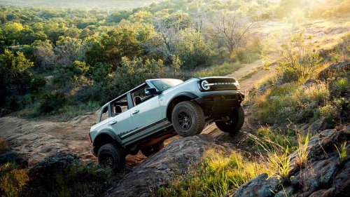 The ideal drop-top SUV you can buy in 2026