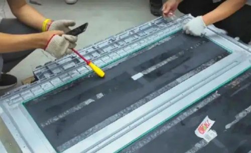 Expertos desmontan la batería de un coche de BYD y se llevan una sorpresa: polémica en redes tras descubrir esto