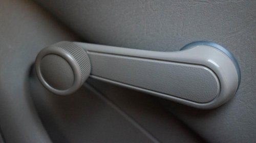 9 classic car features that are probably gone forever