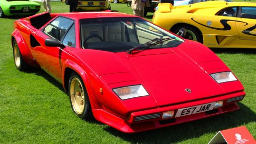 10 supercars only experts should drive &amp; 10 that are surprisingly friendly