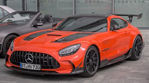 10 supercars only experts should drive &amp; 10 that are surprisingly friendly