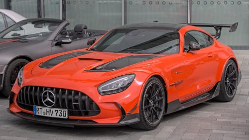 10 supercars only experts should drive &amp; 10 that are surprisingly friendly