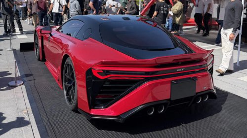God damn the GR GT looks good in real life (especially in red)