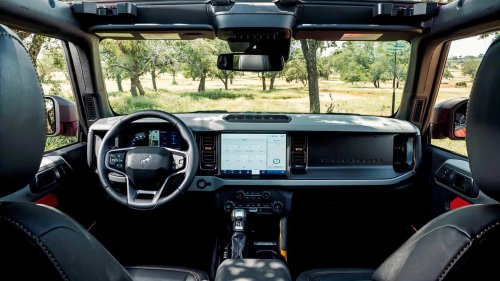 The ideal drop-top SUV you can buy in 2026