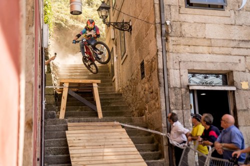Marisquiño presenta los detalles del emblemático descenso en MTB por Vigo