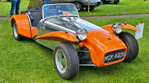 10 classic performance cars that proved lightweight and loud still worked