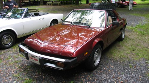 10 classic performance cars that proved lightweight and loud still worked