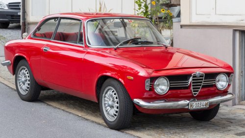10 classic performance cars that proved lightweight and loud still worked