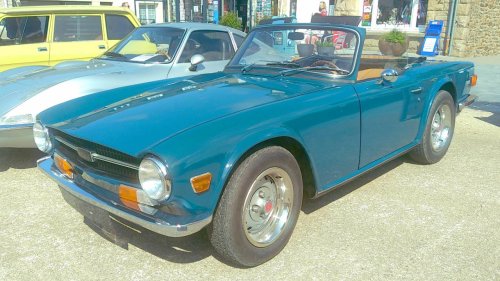 10 classic performance cars that proved lightweight and loud still worked
