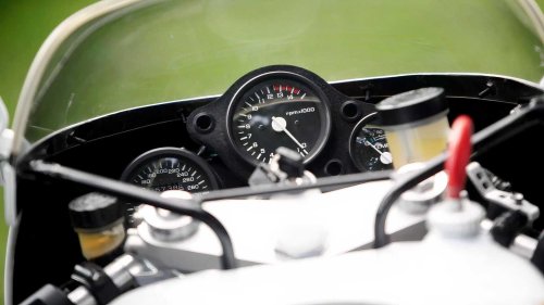 Honda, Honda’s forgotten V4 superbike was pure mechanical theater