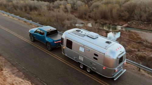 Rivian, Rivian R1T versus R1S: Which holds its value better after two years?