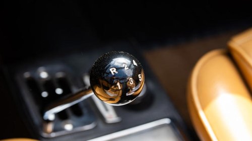 5 worst manual transmission habits that'll shorten their lifespans