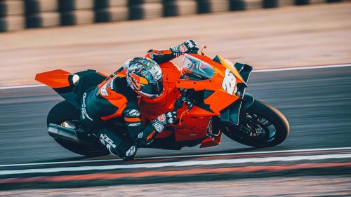 The midweight sports bike that feels better than a liter bike on the street