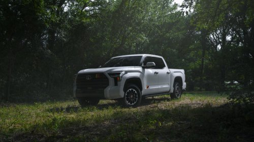 New vehicles that still come with V6 engines in 2026