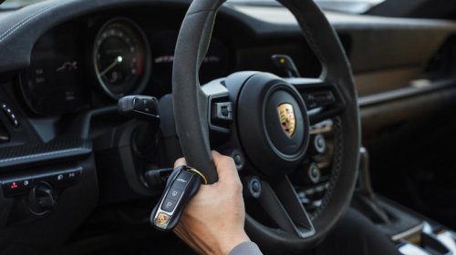 5 worst manual transmission habits that'll shorten their lifespans