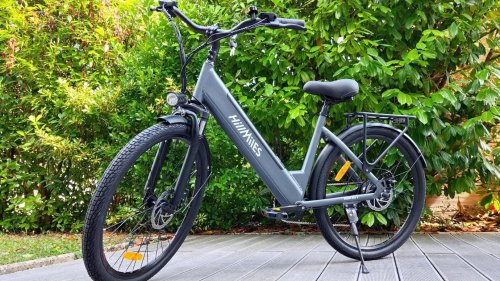 Bicicleta eléctrica urbana a menos de 380 euros: Shimano de 7 velocidades, frenos de disco y 30-40 km reales de autonomía