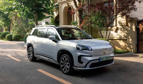 GAC, GAC llega a España con dos coches eléctricos de hasta 708 km de autonomía: estos son sus precios y acabados