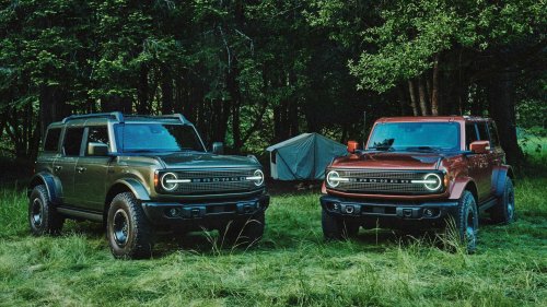 Ford's fancy new Bronco is here to battle the Land Rover Defender