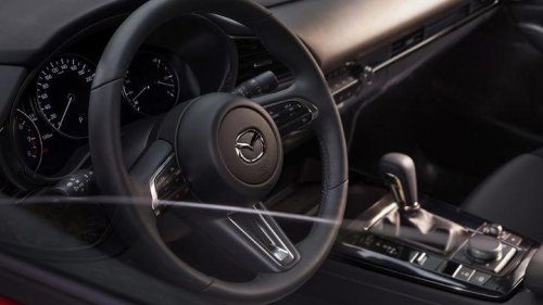 El Mazda CX-30 2027 se actualiza con más equipamiento, nuevos acabados y mejoras en seguridad