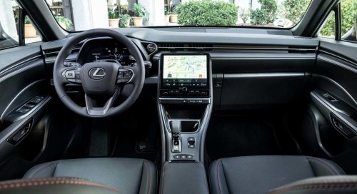 Lexus, Lexus refuerza la gama LBX 2026 con más equipamiento y una oferta que parte de 33.900 euros