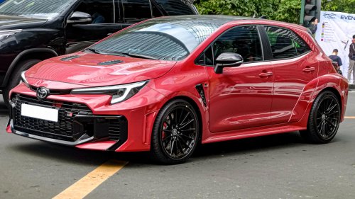 10 overhyped cars that disappointed everyone &amp; 10 that lived up to it