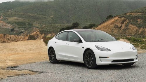 10 overhyped cars that disappointed everyone &amp; 10 that lived up to it