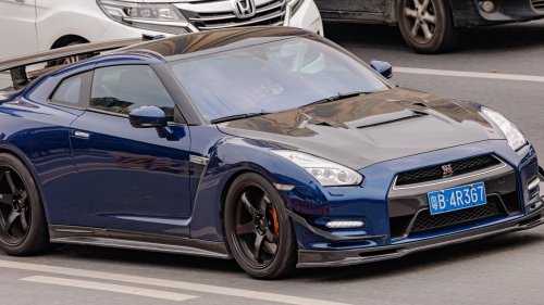 10 overhyped cars that disappointed everyone &amp; 10 that lived up to it