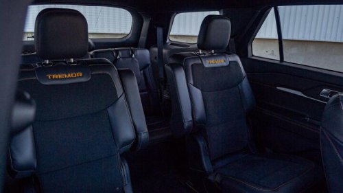 2026 GMC Acadia AT4 vs 2026 Ford Explorer Tremor comparison