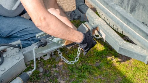 11 tips to safely tow a trailer or camper