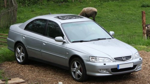 20 cars that defined suburbia in the 1990s