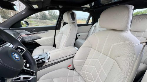 BMW i7: The luxury EV sedan that understands the assignment