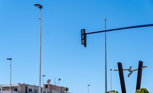 Instalan una IA para agilizar el tráfico y ocurre lo que nadie esperaba en esta rotonda de Torrevieja