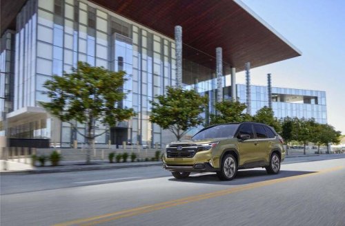 Subaru recalls 70,000 Foresters for moonroofs that could fly off