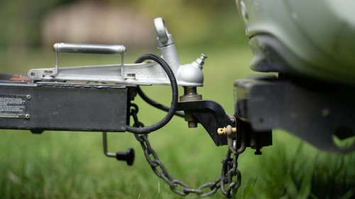 11 tips to safely tow a trailer or camper